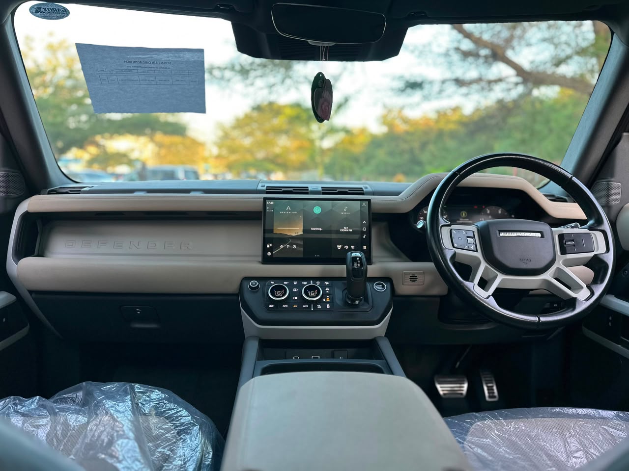 LAND ROVER DEFENDER 110 thumbnail 4